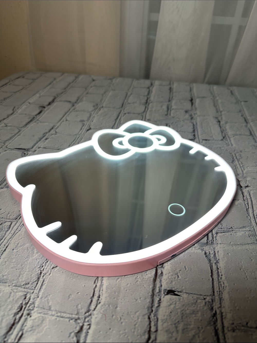 Impressions Hello Kitty® Supercute Tri-Tone LED Table Mirror Broken Stand